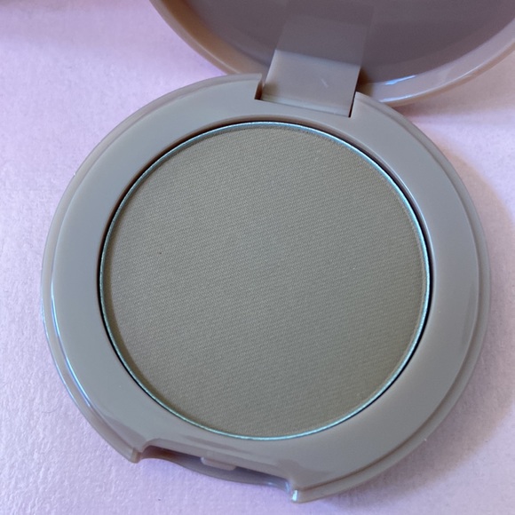 Matte Bronzer 🌺 - Picture 3 of 4